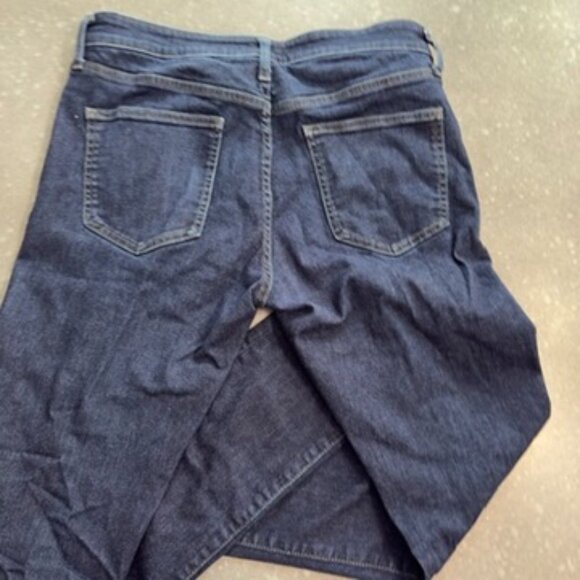 UNIQLO Dark Wash Straight Fit Jeans - Size 33 - Picture 4 of 13